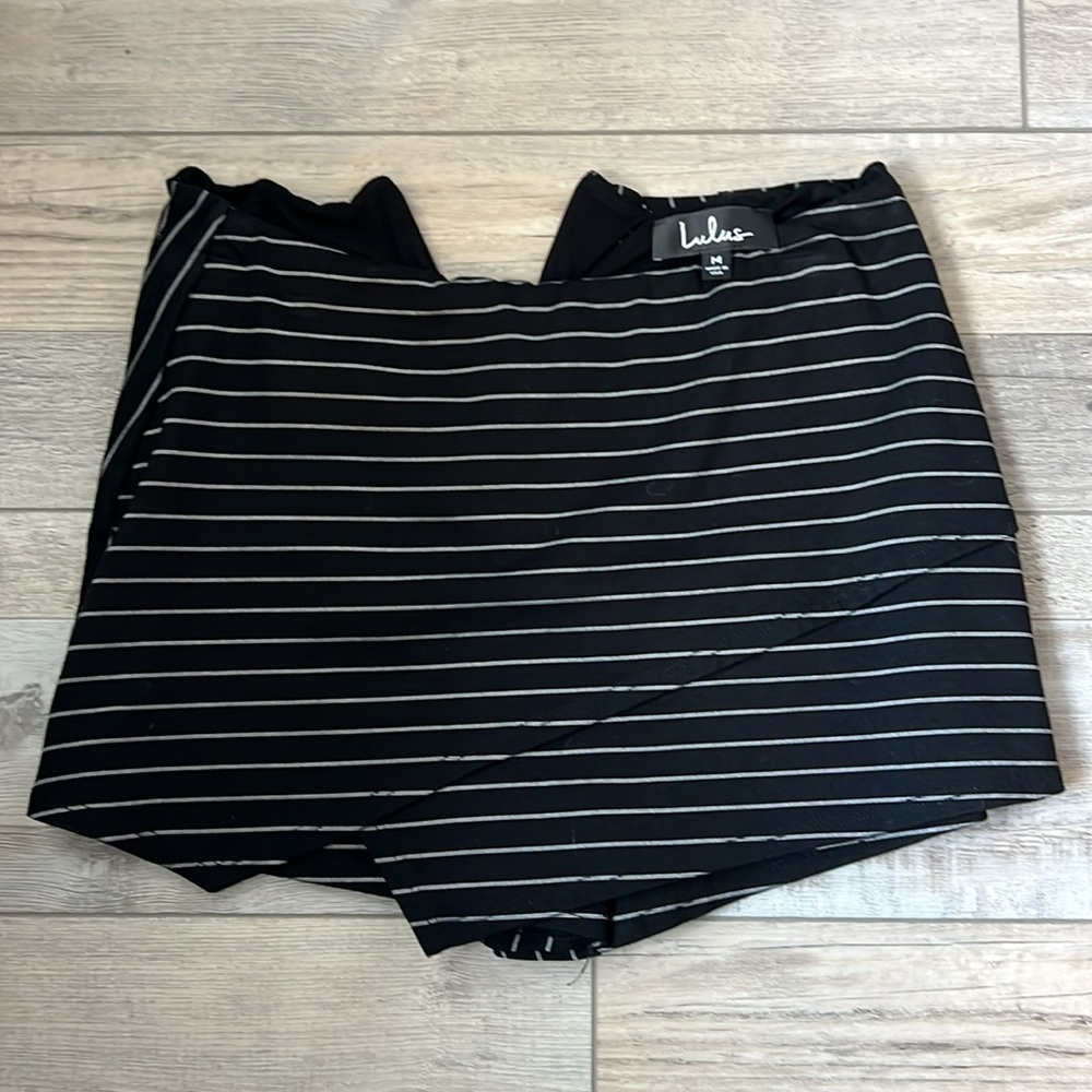 Lulus Groove Queen Black Striped Skort - Size M